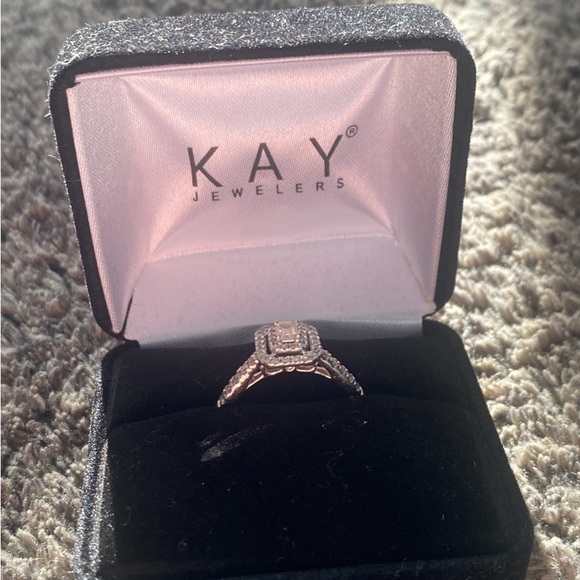 Kay’s engagement ring size 7 - Picture 2 of 4